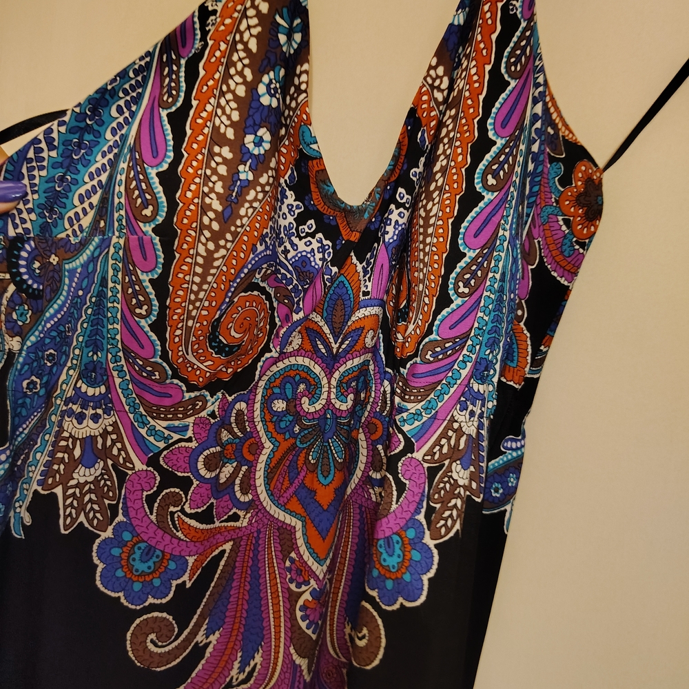 Elegant Black Paisley Maxi Dress - Picture 5 of 9